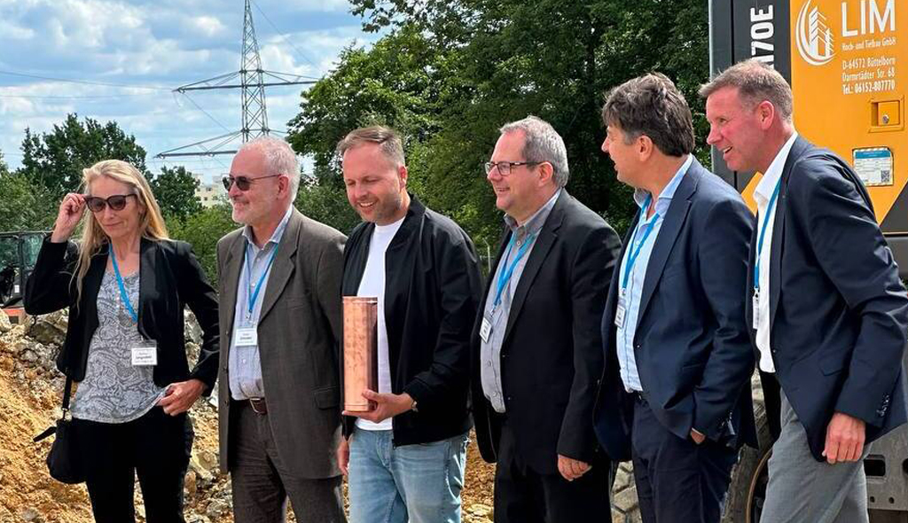 CloudKleyer nimmt an der Grundsteinlegung für das Rechenzentrum FRA1 von noris network teil